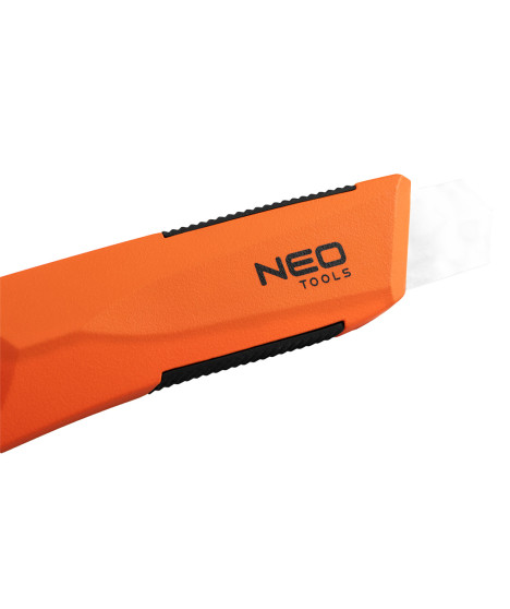 Nóż z ostrzem łamanym 18 mm, gumowane wykończenie