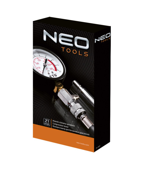 Miernik ciśnienia sprężania z zestawem adapterów.